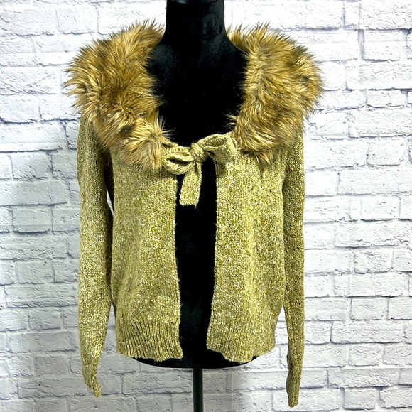 🆕Fever Cardigan w/ Removable Faux Fur Collar - Picture 5 of 16